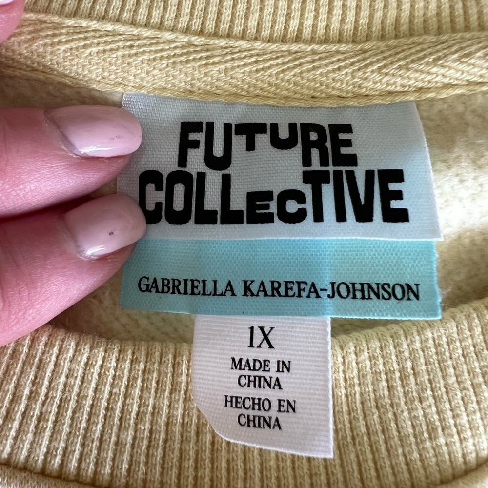 Future Collective size 1X Yellow Crewneck Sweatshirt, EUC, Target, butter yellow - Picture 5 of 7